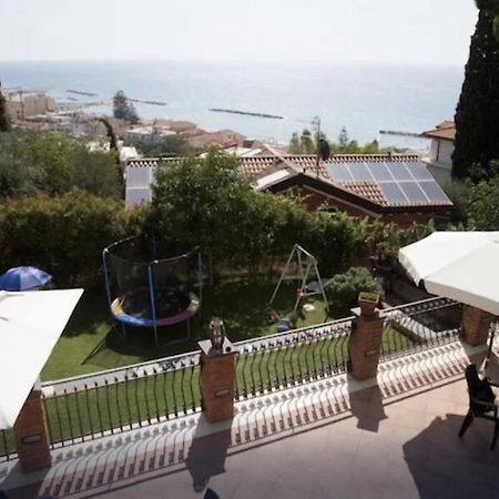 Dolcevita Rooms Arma di Taggia Exterior photo